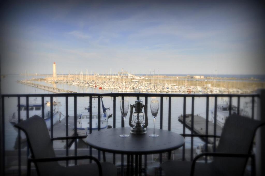 "Luigi" Balcon Sur La Mer Et Le Port De Sete Exterior photo