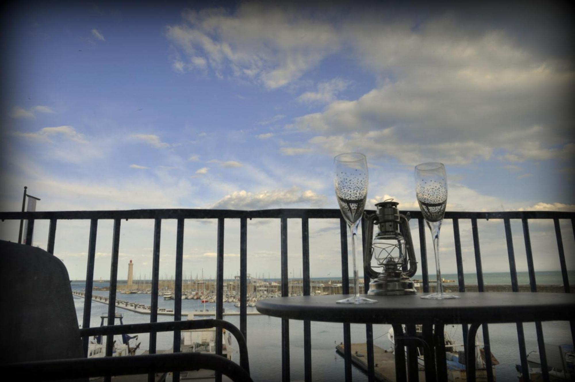 "Luigi" Balcon Sur La Mer Et Le Port De Sete Exterior photo